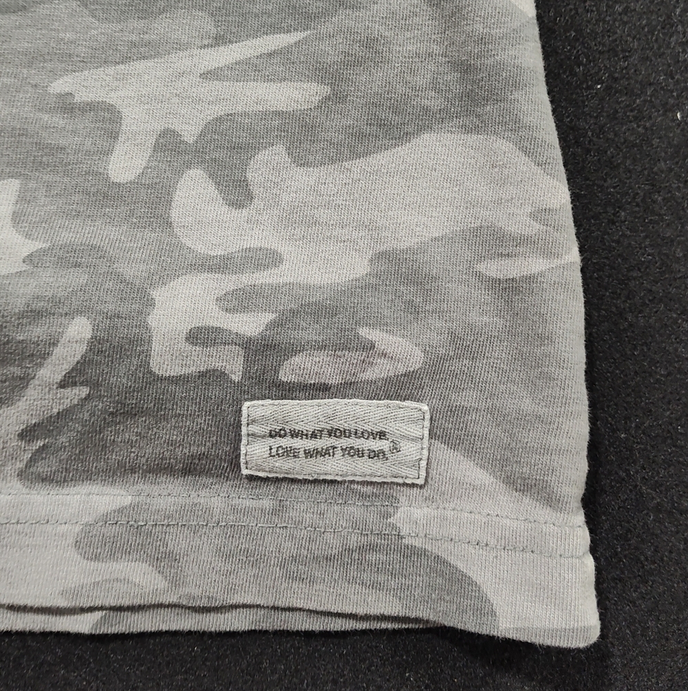 Life is Good Men's Crusher Crew Neck Tee - Gray Camo -Buck Buck Moose Size XLM - Picture 2 of 8